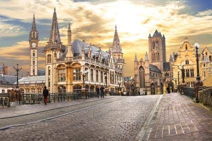 Luchthavenvervoer Gent met premium zwarte wagens